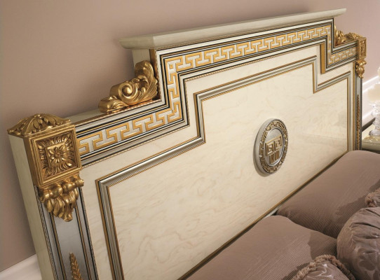 Bed + 2x bedside table 3-piece bedroom set Designer luxury bedroom Baroque