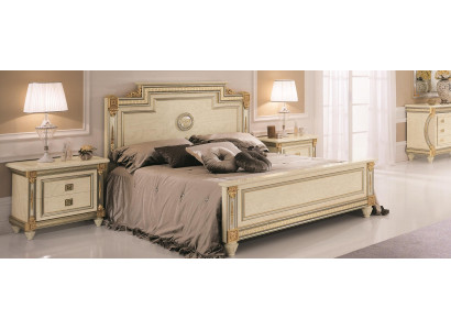 Koninklijk bed met 2 nachtkastjes Slaapkamer set van 3 delen Houten bedden Nieuw