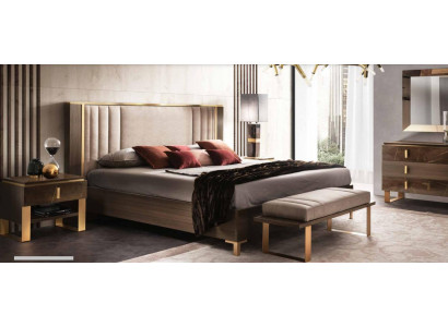 Modern slaapkamer set met bed, nachtkastje, krukje, 4-delige set.
