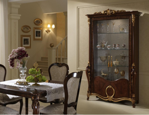 Woonkamer meubilair klassieke houten glazen vitrinekast kast vitrines nieuw