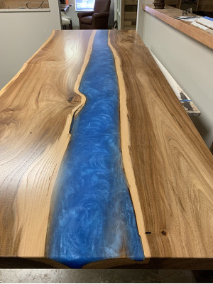 Eettafel tafels epoxyhars epoxytafel waterval echt hout massief meubilair