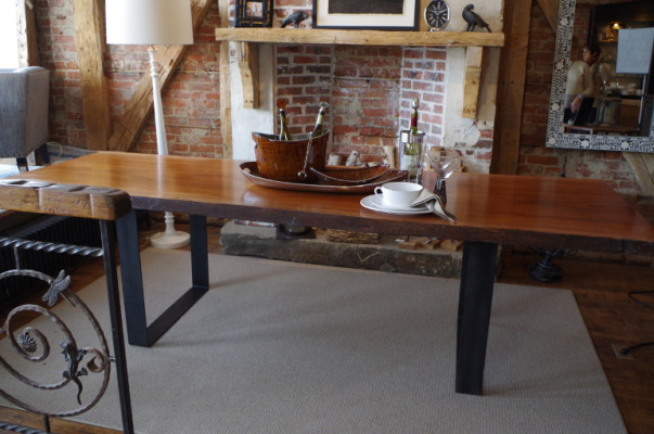Tijdloze tafel Eettafel Keukentafel Handgemaakte eigentijdse