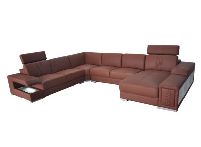 Woonomgeving met een U-vormige design hoekbank.