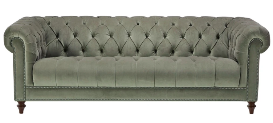 Salbeigroen driezits stoffen woonkamer design gestoffeerde bank banken Chesterfield