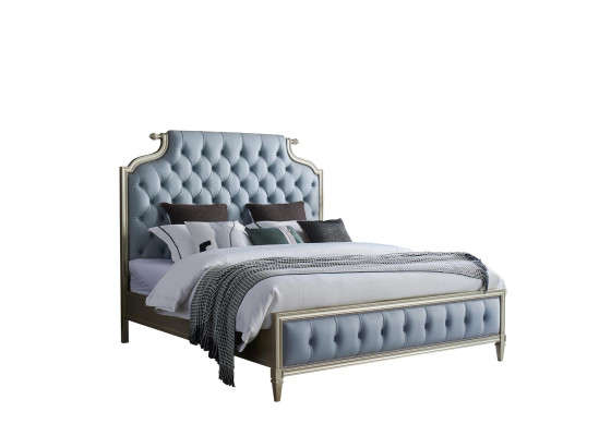 Stijlvol Chesterfield-bed met 2 slaapkamers en hoogwaardige bekleding.
