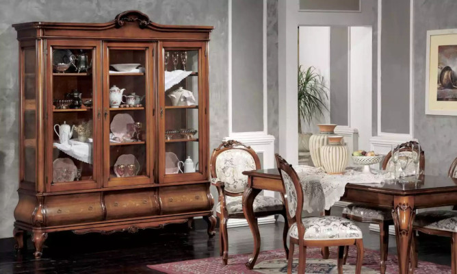 Woonkamer Vitrine Klassieke houten meubels met op maat gemaakte laden vitrine.