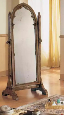 Grote met de hand gemaakte spiegel met houten frame van hout