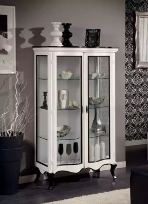 Woonkamer meubels dressoir hout vitrines glazen kast massief houten vitrine