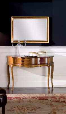 Luxe houten consoletafel in de slaapkamer Klassiek bruin lamp