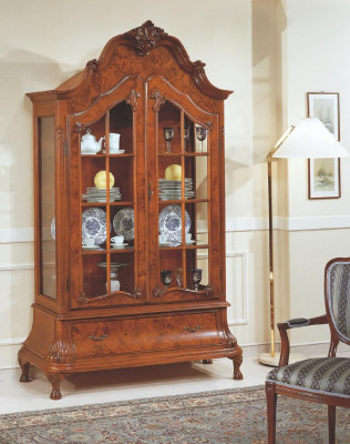 Glazen vitrines Woonkamer meubels Bruine vitrine Klassieke Italiaanse kast