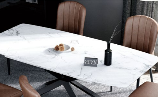 Eetkamerontwerpmeubelstoelgroep tafel + 4 stoelen met leuningen 5 delige set