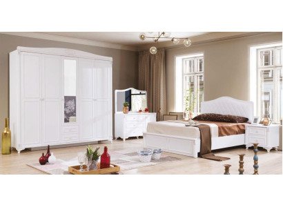 Luxe slaapkamerset 4-delig. Bed 2 nachtkastjes commode landelijke meubels Nieuw