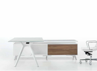 Hoekbureau Italiaanse tafel inrichting Frezza computermeubels tafel