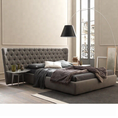 Groot Chesterfield luxe tweepersoonsbed, ontworpen slaapkamermeubels.
