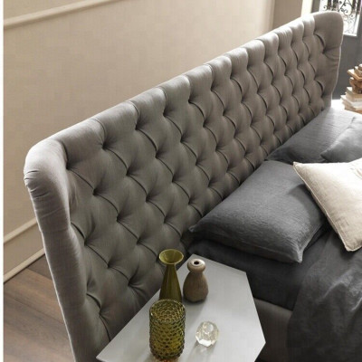 Groot Chesterfield luxe tweepersoonsbed, ontworpen slaapkamermeubels.