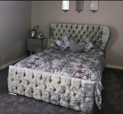 Chesterfield Design Velvet Bed Luxe Textile Bedden Slaapkamer Dubbel 200x200cm.