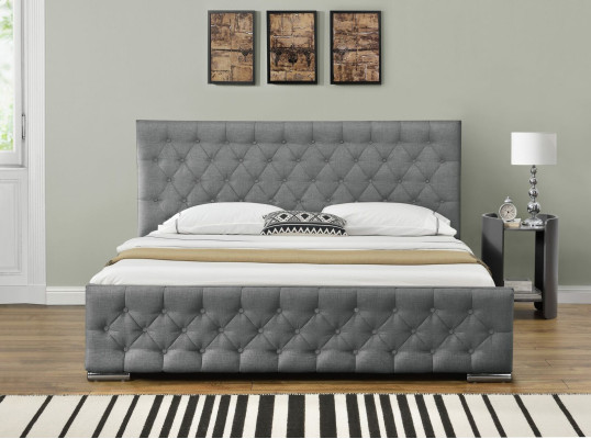 Chesterfield bed design slaapkamer Engelse bedden 200x200cm textiel bekleding