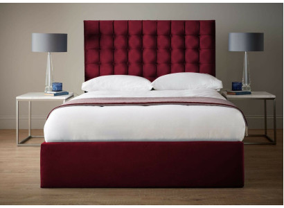Rood luxe fluwelen textielbed in Chesterfield design van 160x200 cm, nieuw.