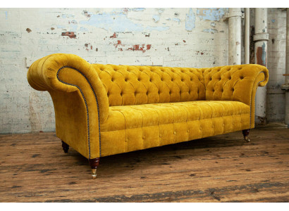 Ontwerper gele Chesterfield 3-zits luxe bankstel met drie zitplaatsen.