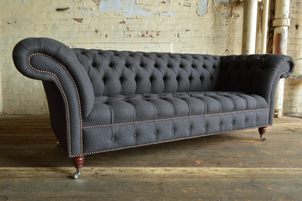 Grijze Chesterfield driezits luxe woonkamerbank met drie zitplaatsen