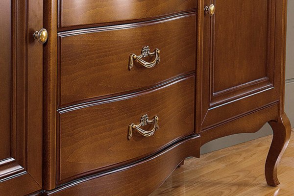 Echt houten kast thuis gemaakt klassiek dressoir model Pr.