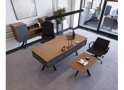 Hoogwaardige, elegante kantoorset in moderne stijl van stevig hout.