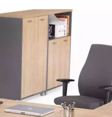 Exclusieve kantoormeubelen Hoekbureau Commode Salontafel 2x Archiefkasten