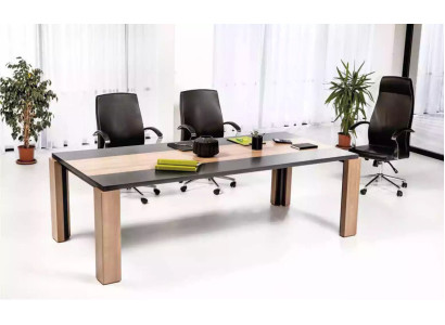 Hoogwaardige vergadertafels voor efficiënte vergaderingen en bijeenkomsten.