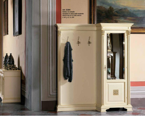 Garderobeset met spiegel, wandplank, haakjes, kast, kledingrek voor in de hal.