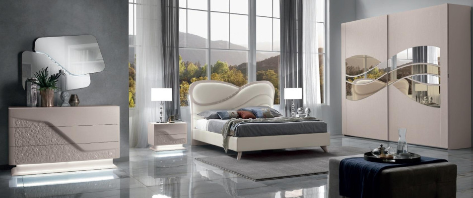 Slaapkamerset 5-delig Luxe Bed 2x Nachtkastje Ladekast Kledingkast Hout Nieuw