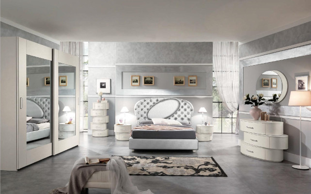 Luxe set 7 delen Slaapkamer Bed Nachtkastje Commode Spiegel Kledingkast Nieuw
