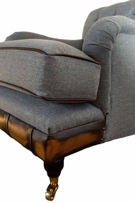Fauteuil vleugelback zits stof luxe woonkamer klassiek Chesterfield.