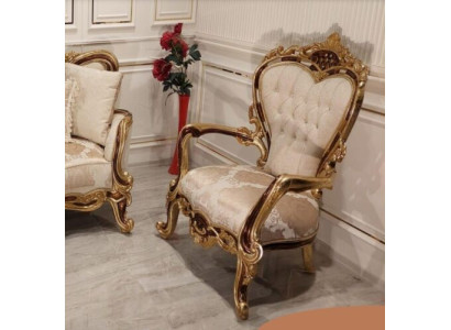 Een luxe klassieke oorfauteuil in wit barok van Chesterfield
