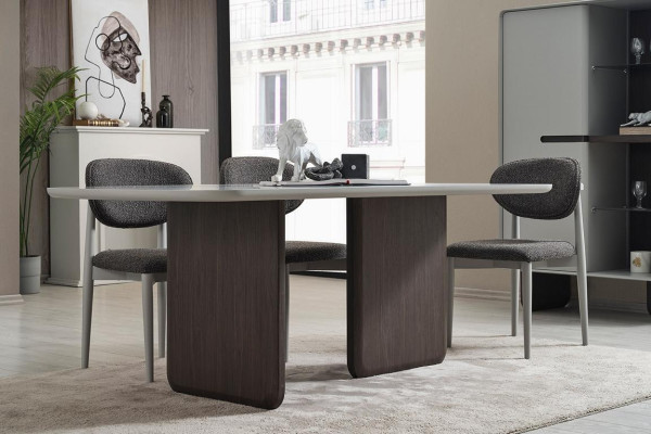Eetkamer meubels, ronde eettafel, 4 stoelen, luxe houten set van 5 stuks.