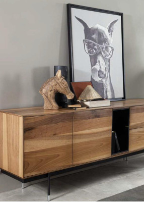 8-delige keukenset met stoelen, moderne stijl, zwarte kleur, comfortabel nieuw.