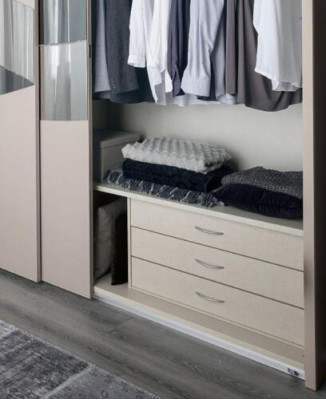 Kledingkast met zweefdeuren Slaapkamer Houten kast Kasten Houten spiegel