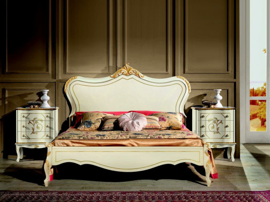 Luxe bed 160x195cm met houten hoofdeinde en 2 nachtkastjes Italiaanse meubels Nieuw