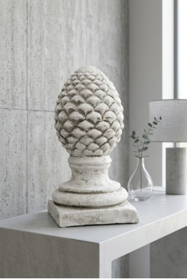 Bloemenzuilstandaard voor tuinterras natuurlijke decoratie zuilen wit beeld.