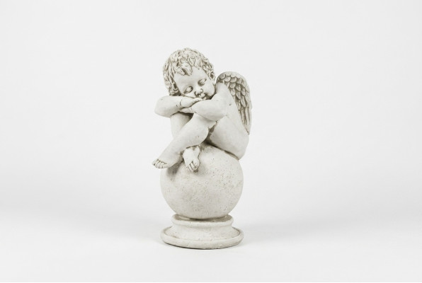 Engel Bal Standbeeld Figuur Figuren Standbeelden Sculptuur Sculpturen Tuin