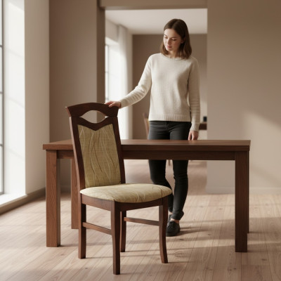 Eetkamerstoel set van 20 massief houten stoelen met stoffen bekleding voor de eetkamer.
