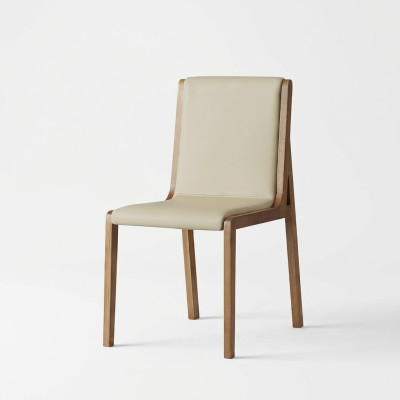 Ontwerp van gestoffeerde eetkamerstoelen voor keuken, lounge en woonkamermeubilair. Stoel, fauteuil, clubstoel.