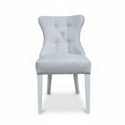 Grijze gestoffeerde Chesterfieldstoel ontworpen door Einitzer fauteuils voor de eetkamer.