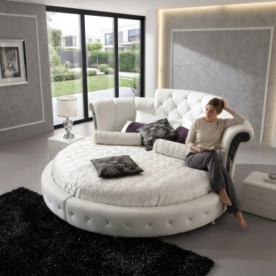 Chesterfield bed luxe bedden ronde designhotel ronde bed slaapkamer