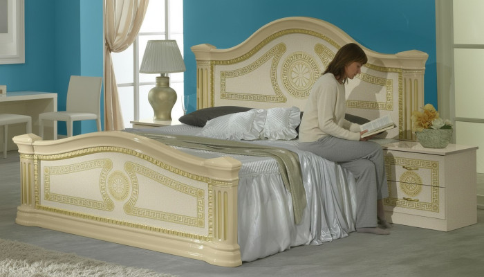 Klassiek bed Tweepersoonsbed Dubbel bed Gestoffeerde bedden Italiaanse meubels Hout