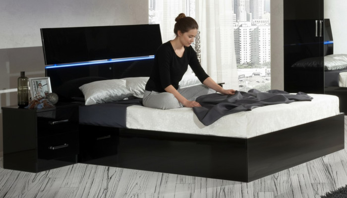 Ontwerp slaapkamer 3-delige set Bed 2x nachtkastje Luxe beddenset Meubels LED-verlichting
