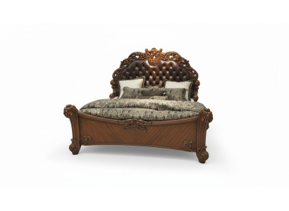 Klassiek bed in barok-rococo Chesterfield-stijl, dubbel lederen hotel antiek.
