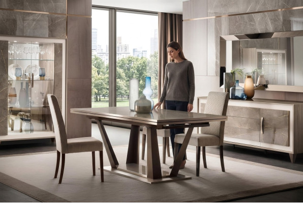 Luxe meubels Eettafel Tafel Eetkamer Woonkamer Hout Roestvrij staal Ontwerp Tafels Nieuw