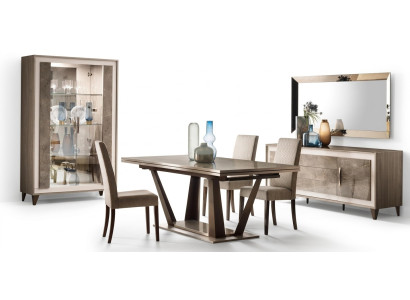 Eetkamerset meubilair Eettafel Vitrine Commode Spiegel 4-delige set arredoclassic