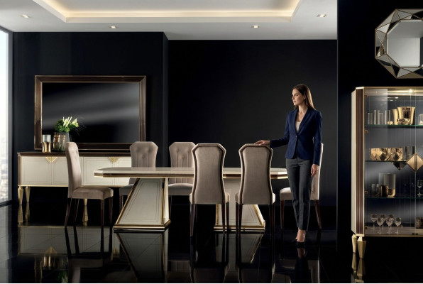 Stel van 6 designerstoelen voor eetkamer, met leuningen en gestoffeerde zitting, complete set van stoelen.