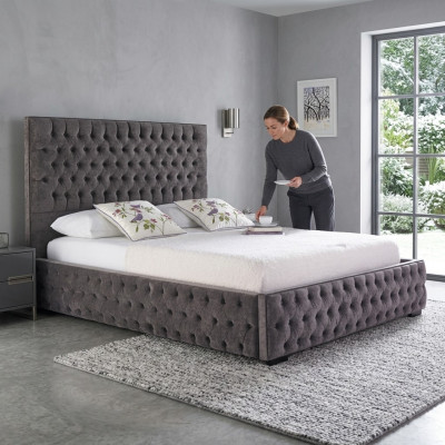 Grijze Chesterfield Tweepersoonsbed Hotel en Slaapkamer Bedden